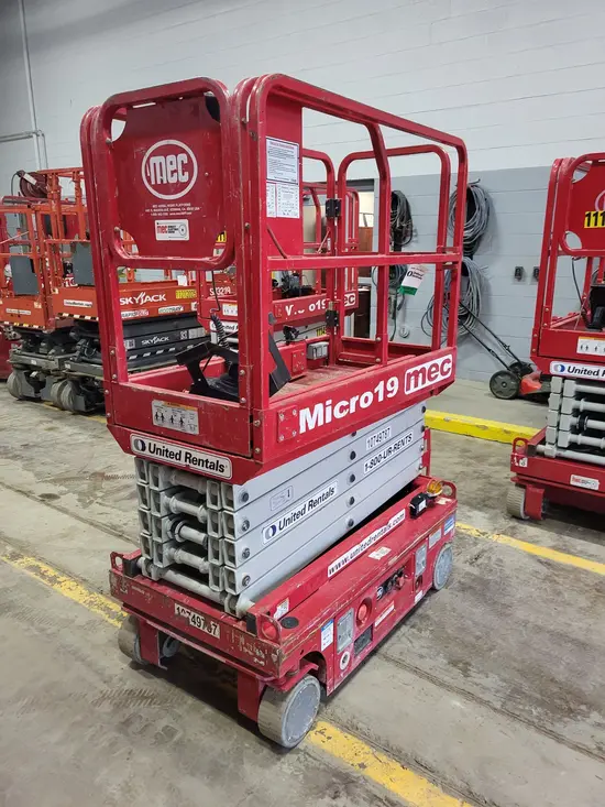 2018 MEC MICRO 19 Scissor Lift