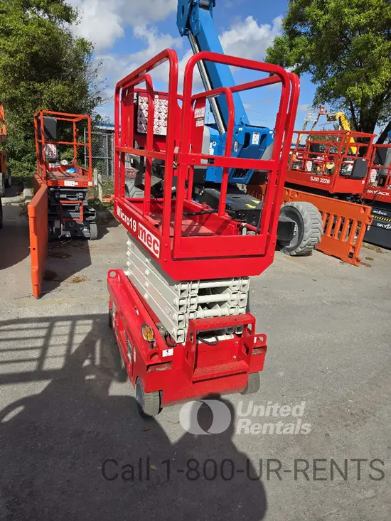 2017 MEC MICRO 19 Scissor Lift