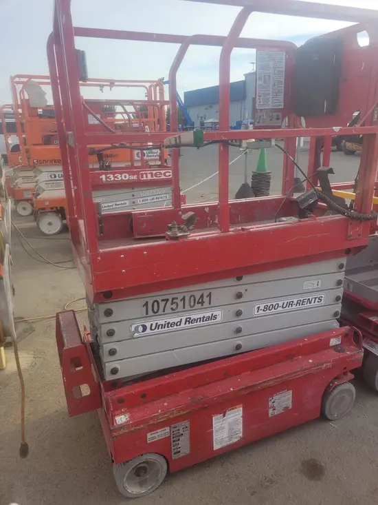 2018 MEC MICRO 19 Scissor Lift