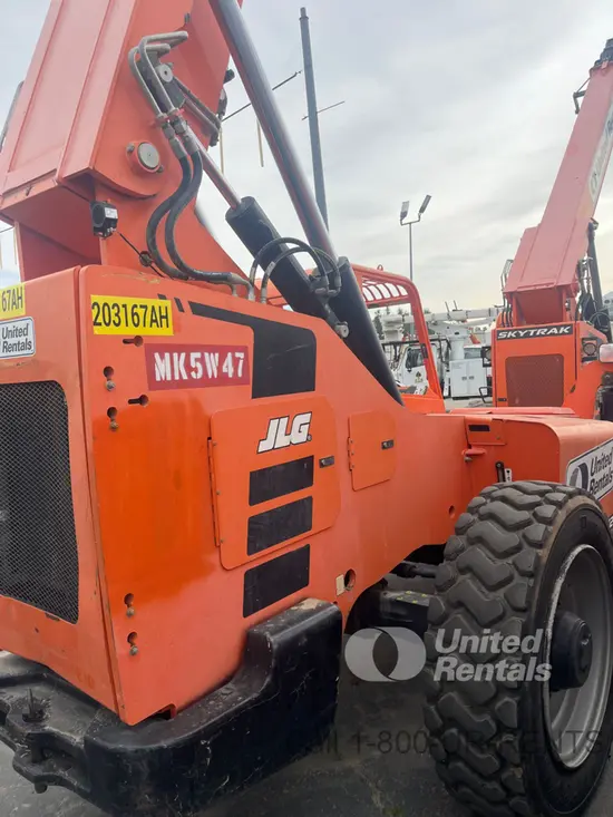 2018 SKYTRAK 8042 Forklift