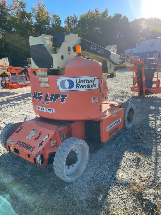 2014 JLG E400AJPN Articulating Boom Lift