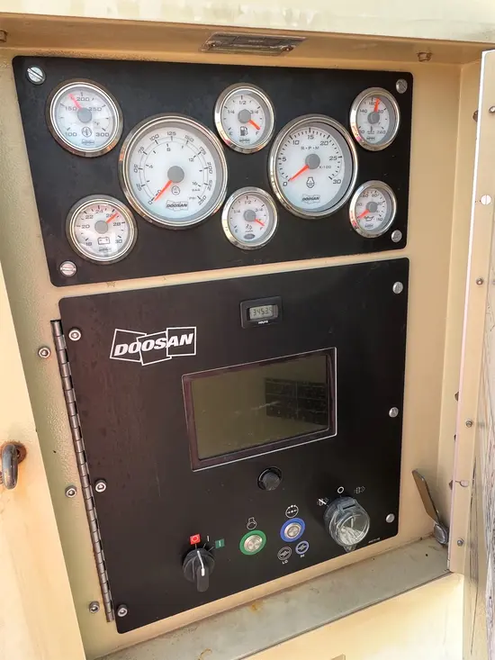 2017 Doosan XP825/HP750WCU Air Compressor