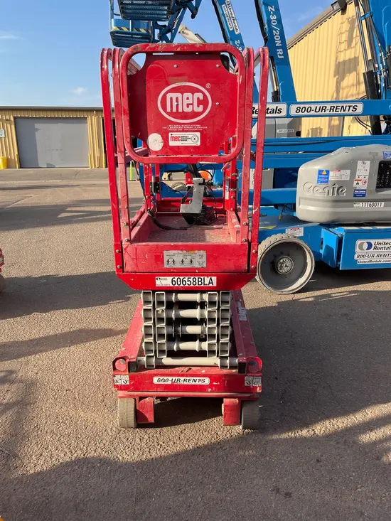 2018 MEC MICRO 19 Scissor Lift