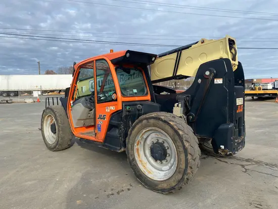 2018 JLG 742 Forklift
