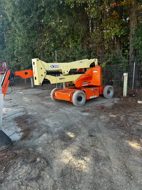 2016 JLG E450AJ Articulating Boom Lift