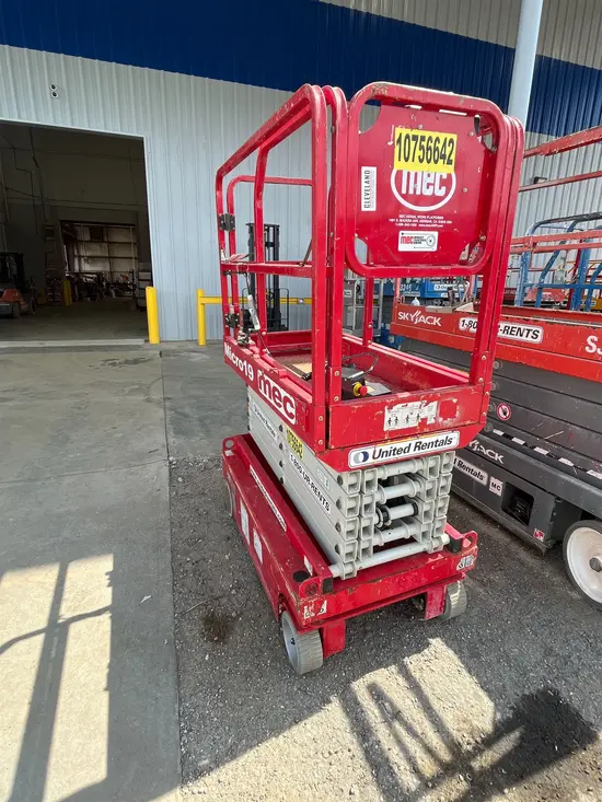 2018 MEC MICRO 19 Scissor Lift