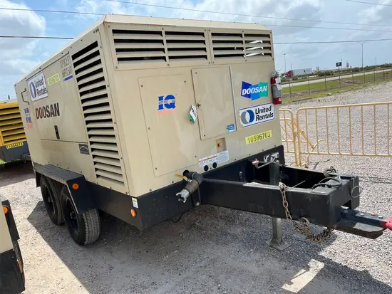 2017 Doosan XP825/HP750WCU Air Compressor