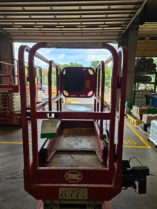 2018 MEC MICRO 19 Scissor Lift