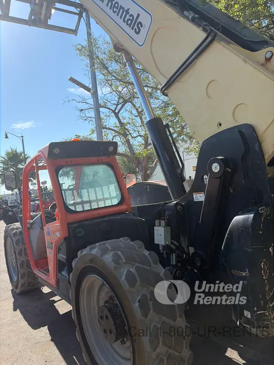 2019 JLG 1055 Forklift