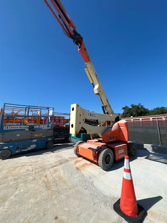 2015 JLG E400AJPN Articulating Boom Lift