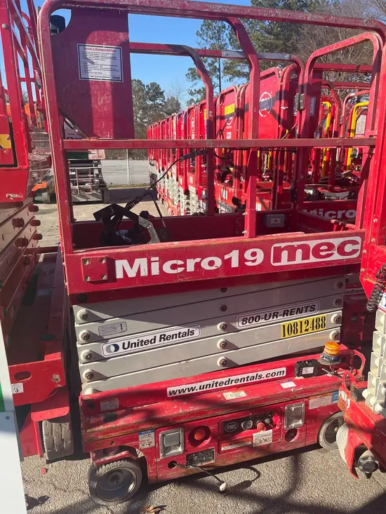 2018 MEC MICRO 19 Scissor Lift
