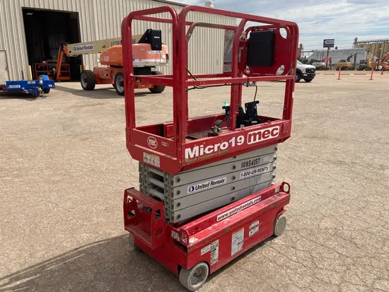 2019 MEC MICRO 19 Scissor Lift