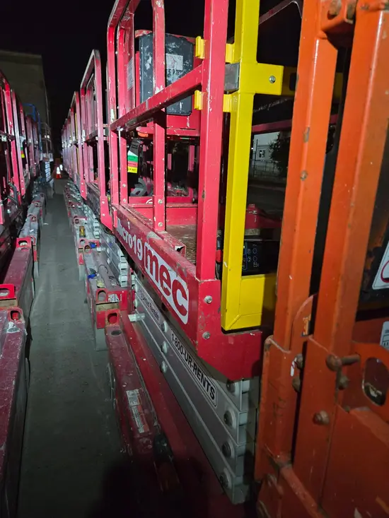 2019 MEC MICRO 19 Scissor Lift