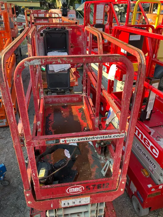 2018 MEC MICRO 19 Scissor Lift