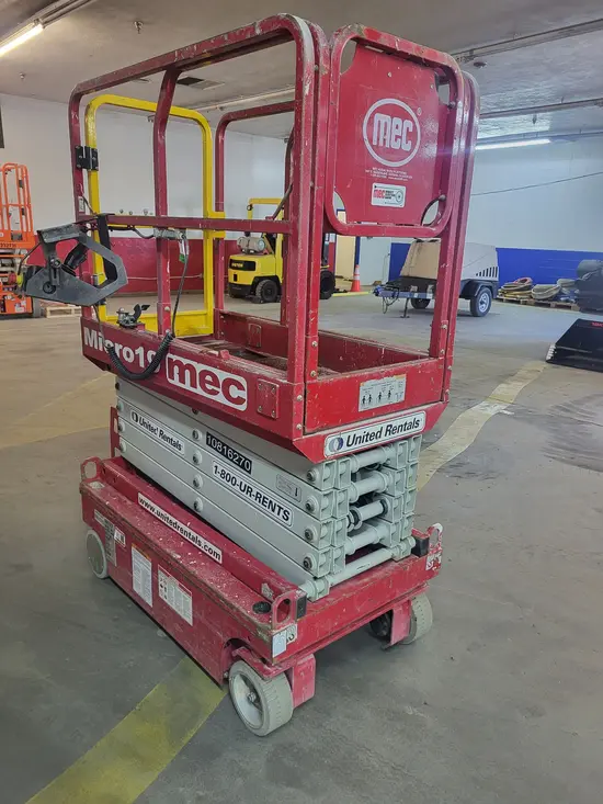2018 MEC MICRO 19 Scissor Lift