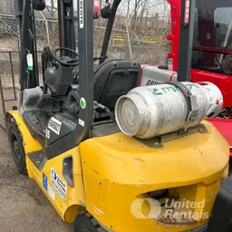 2018 Komatsu FG25T-16 Warehouse Forklift