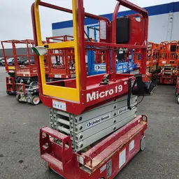 2018 MEC MICRO 19 Scissor Lift