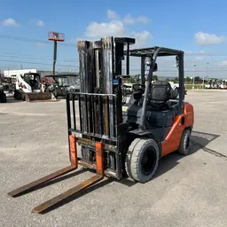 2018 Toyota 8FGU30 Warehouse Forklift
