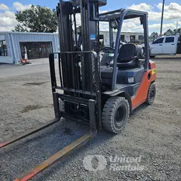 2018 Toyota 8FGU25 Warehouse Forklift