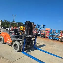 2018 Toyota 8FD70U Warehouse Forklift