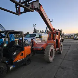 2017 SKYTRAK 8042 Forklift