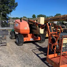 2017 JLG 450AJ Articulating Boom Lift