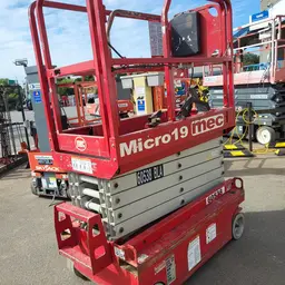 2018 MEC MICRO 19 Scissor Lift