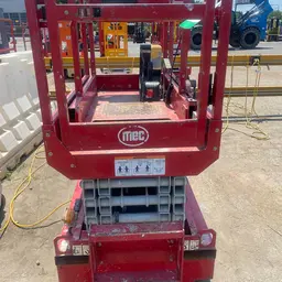 2018 MEC 1330SE Scissor Lift