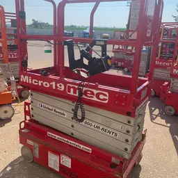 2018 MEC MICRO 19 Scissor Lift