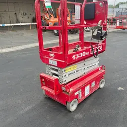 2018 MEC 1330SE Scissor Lift