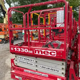 2018 MEC 1330SE Scissor Lift