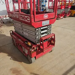 2019 MEC MICRO 19 Scissor Lift