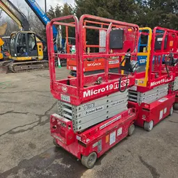 2018 MEC MICRO 19 Scissor Lift