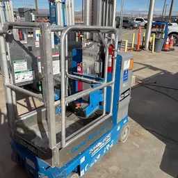 2018 Genie GR-20 Self-Propelled One-Person Lift