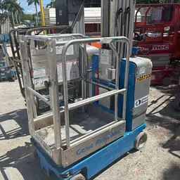 2017 Genie GR-20 Self-Propelled One-Person Lift