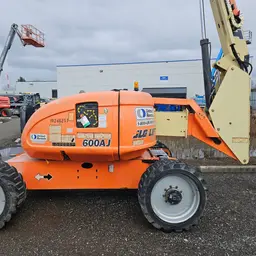 2014 JLG 600AJ Articulating Boom Lift