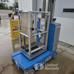 2018 Genie GR-20 Self-Propelled One-Person Lift