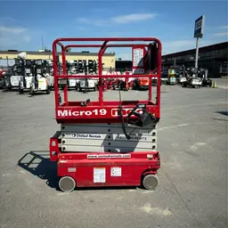 2018 MEC MICRO 19 Scissor Lift