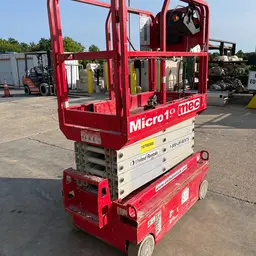 2018 MEC MICRO 19 Scissor Lift