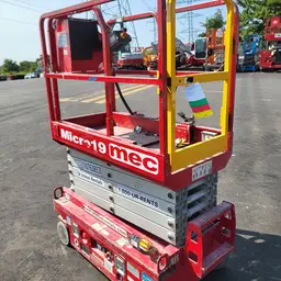 2018 MEC MICRO 19 Scissor Lift