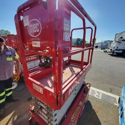 2018 MEC MICRO 19 Scissor Lift