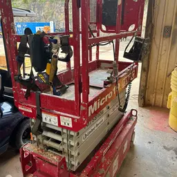 2018 MEC MICRO 19 Scissor Lift