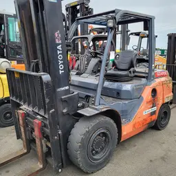 2018 Toyota 8FD45U Warehouse Forklift