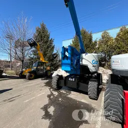 2016 Genie Z-62/40 Articulating Boom Lift