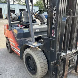 2019 Toyota 8FGU30 Warehouse Forklift