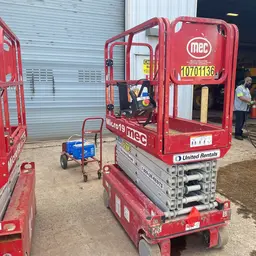 2017 MEC MICRO 19 Scissor Lift