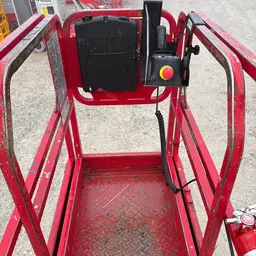 2018 MEC MICRO 19 Scissor Lift