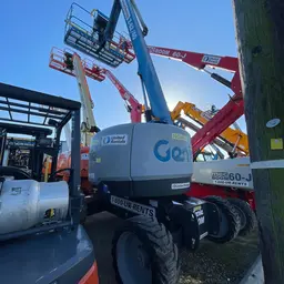 2016 Genie Z-62/40J Articulating Boom Lift