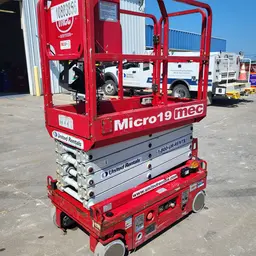 2018 MEC MICRO 19 Scissor Lift