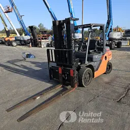 2018 Toyota 8FG35U Warehouse Forklift